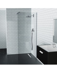 Moderne douche op een hoekpositie inclusief douchescherm en vloer bedekt met zwarte zeshoekige tegels