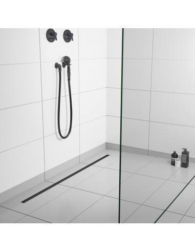 Voorbeeld: lichte douche met grootformaat tegels en doucheregel INTENSI 316