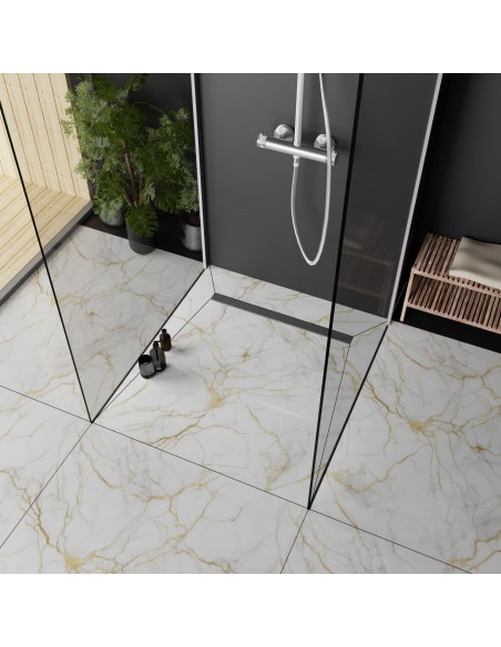 Open Douche Met Goudkleurige Marmertegels En Zilveren Gladde Roestvrijstalen Afdekking