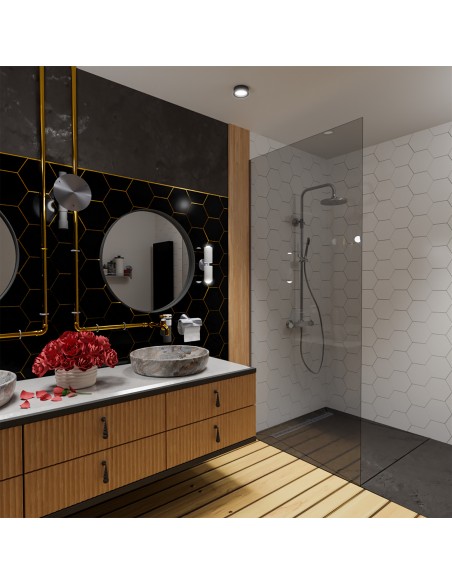 Moderne Douche Met Zwart - Witte Hexagontegels En Zilveren Afdekking Met L - Patroon
