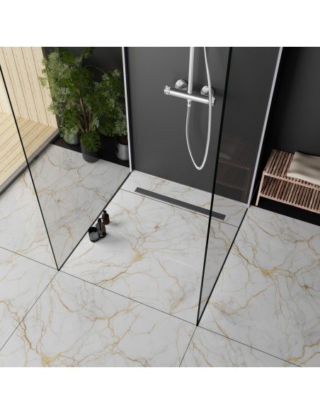 Open Douche Met Goudkleurige Marmertegels En Zilveren Gladde Roestvrijstalen Afdekking