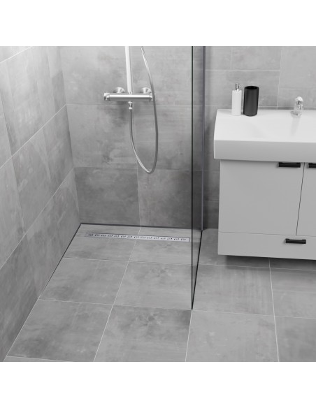 Inloopdouche Met Lichte Grootformaat Tegels En Zilveren Afdekking Met L - Patroon